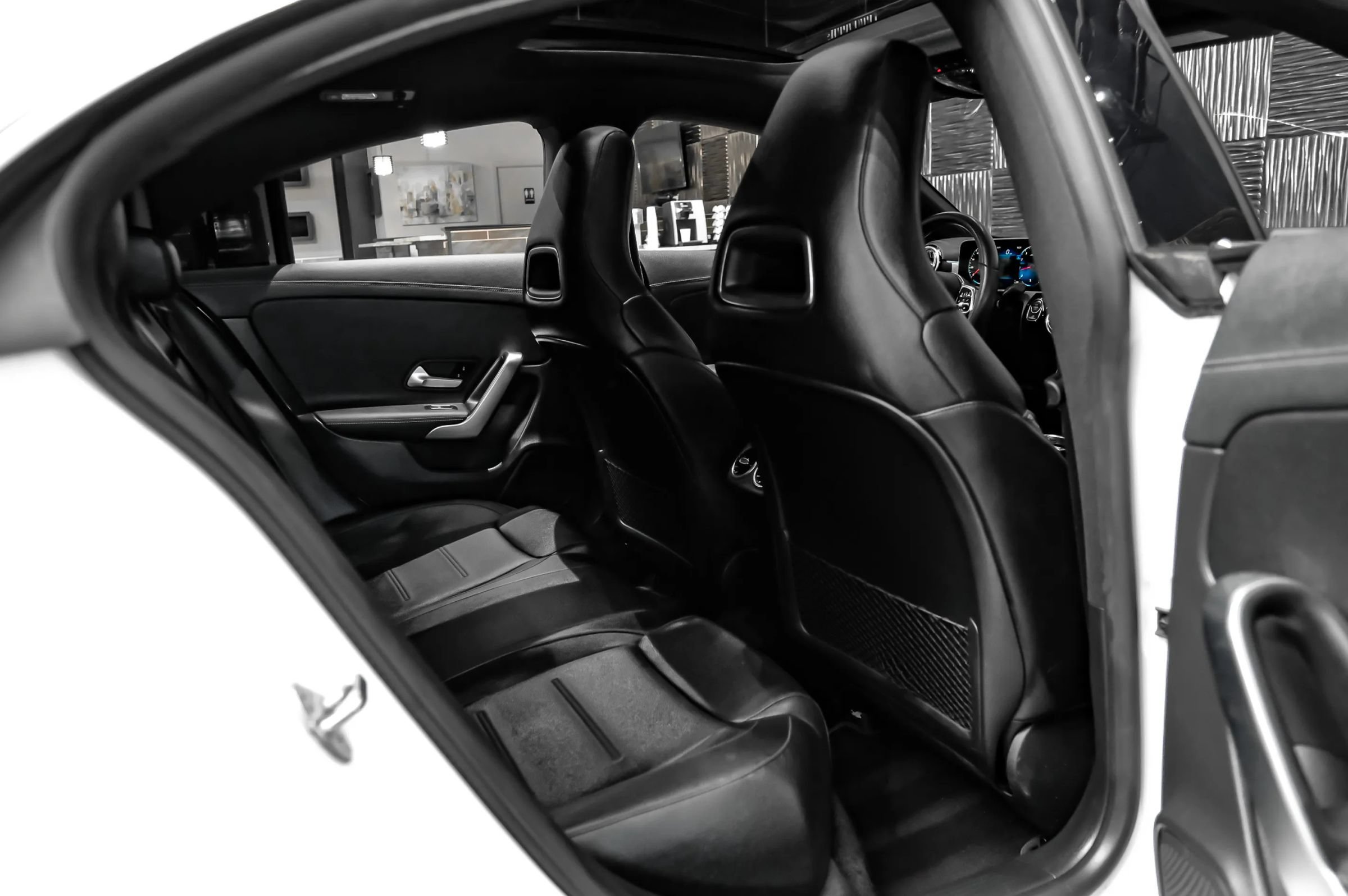 Used 2020 Mercedes-Benz CLA 250 image 37
