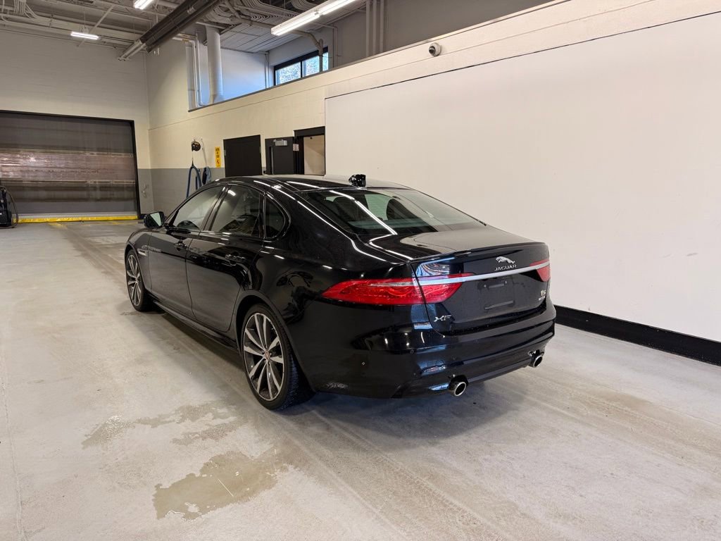 Used 2016 Jaguar XF S image 3
