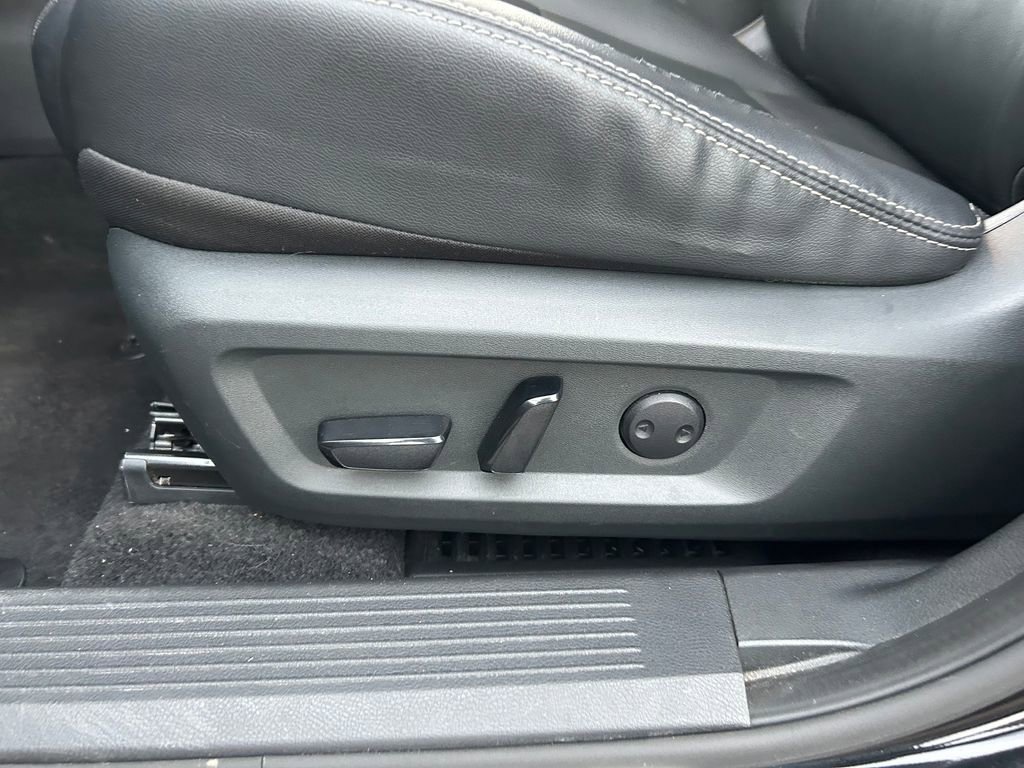 Used 2023 Nissan Rogue SL w/ SL Premium Package AWD/4WD image 22