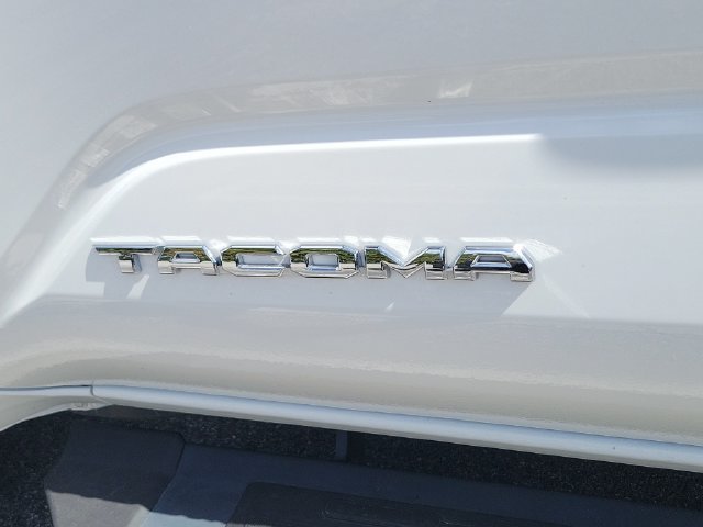 Used 2026 Toyota Tacoma SR5 AWD/4WD image 5