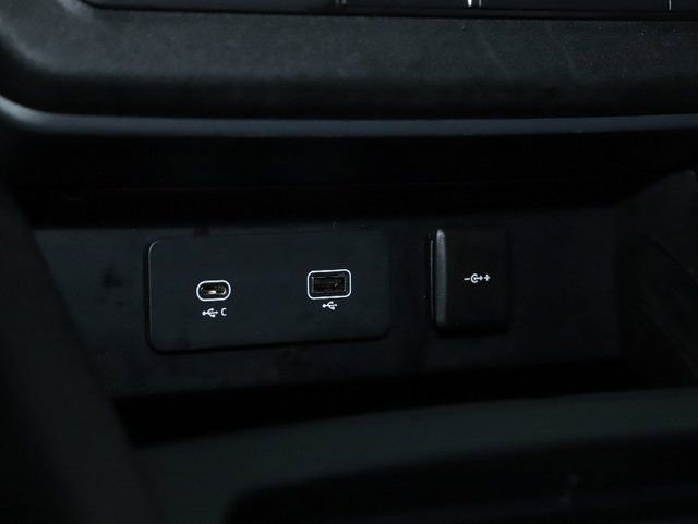 Certified 2024 Land Rover Defender 110 X-Dynamic SE image 27