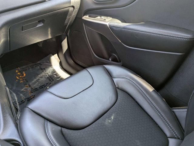 Used 2019 Jeep Cherokee Latitude Plus image 17