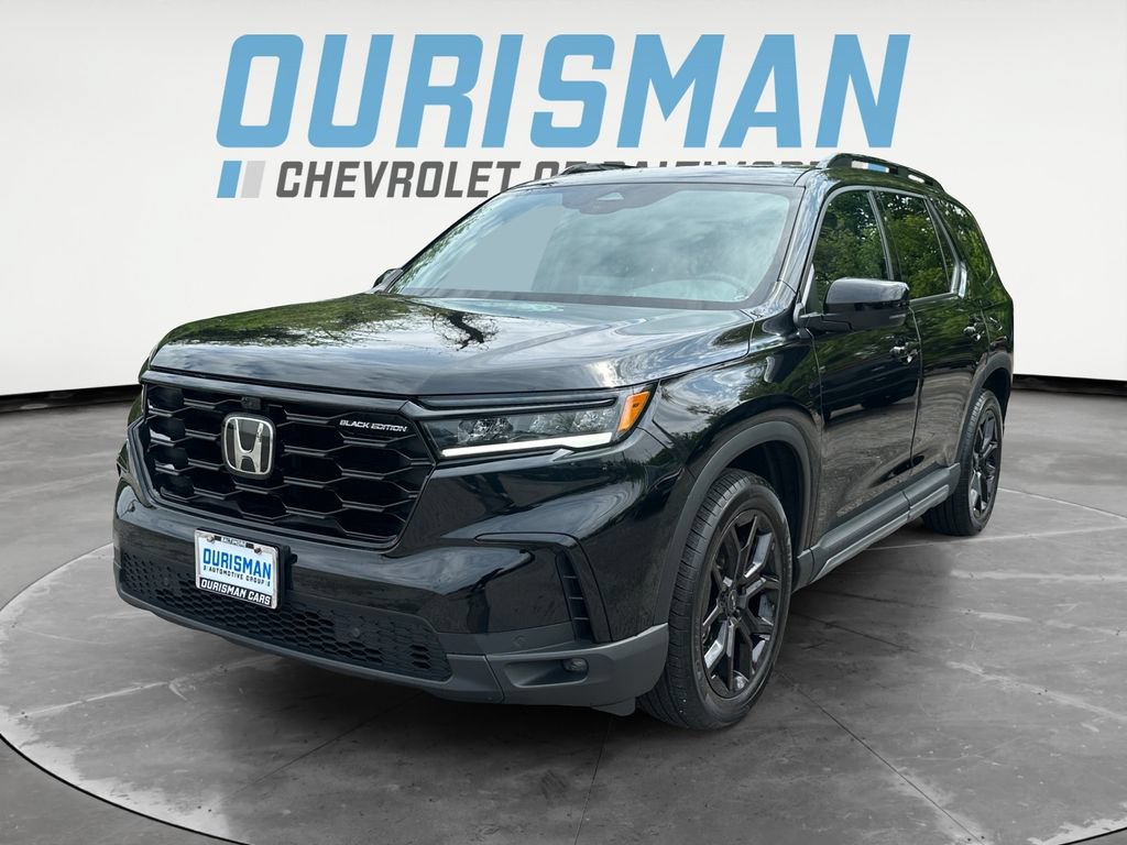 Used 2025 Honda Pilot Black Edition image 2