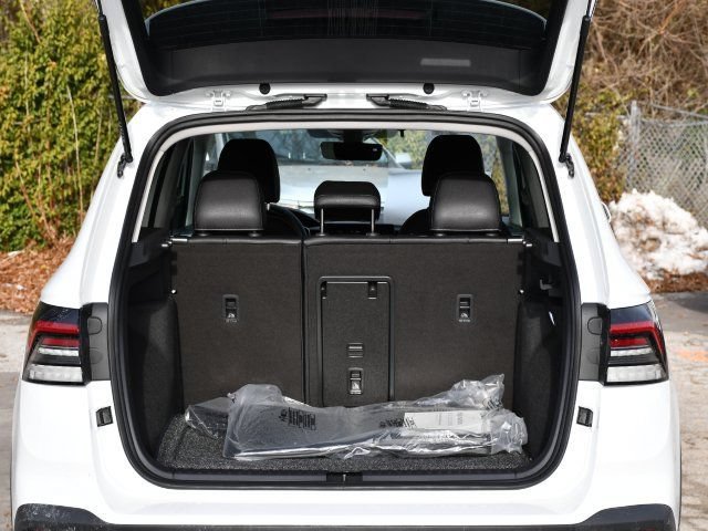 New 2026 Volkswagen Taos SEL AWD/4WD image 30