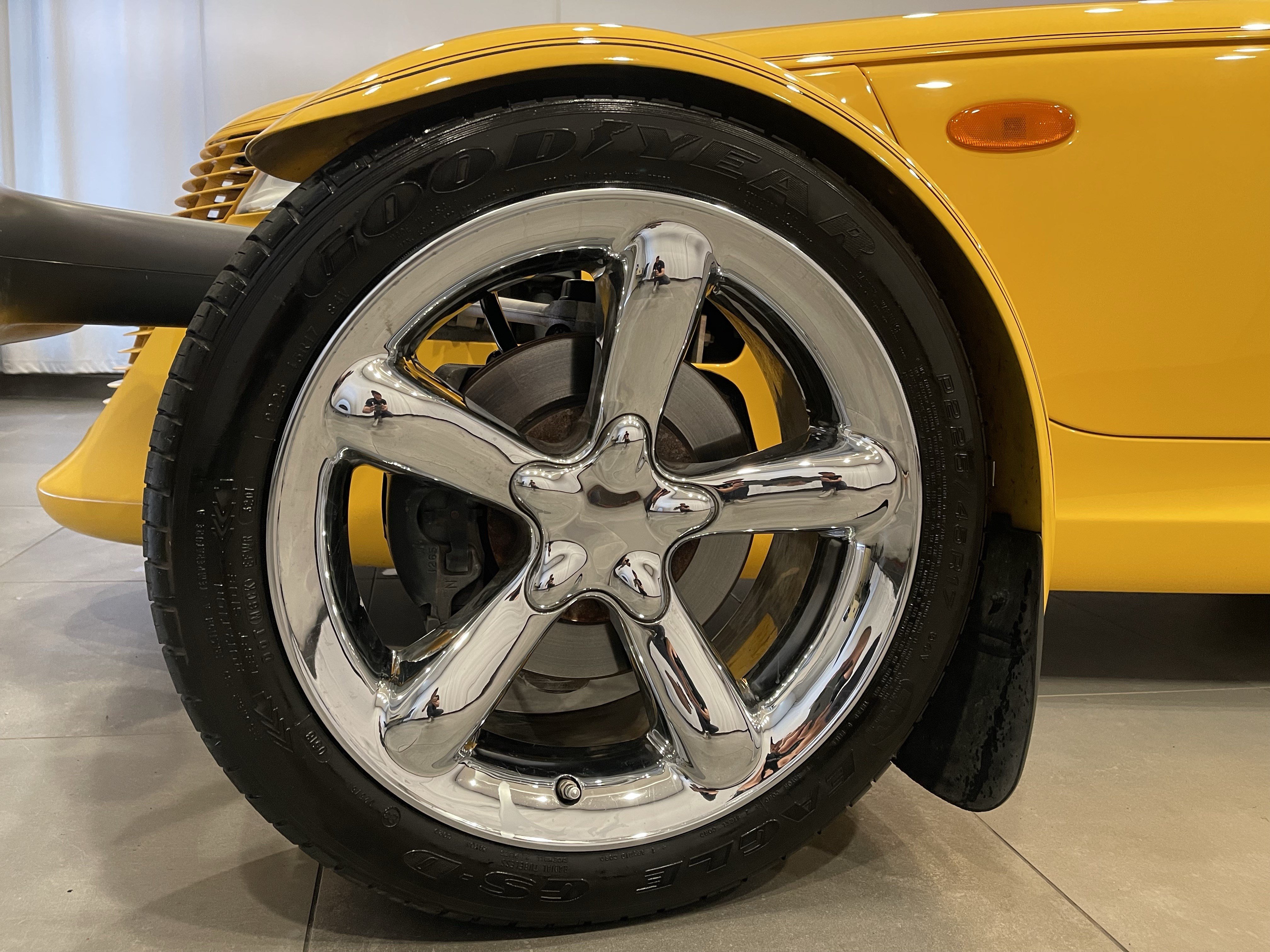 Used 2002 Chrysler Prowler RWD image 7