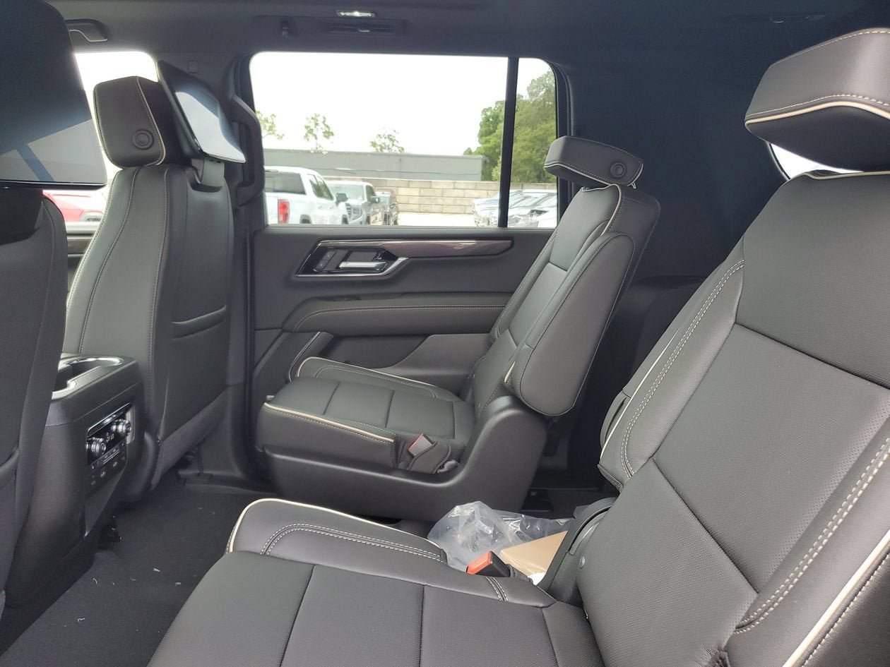 New 2026 GMC Yukon XL Elevation w/ Elevation Premium Package AWD/4WD image 11