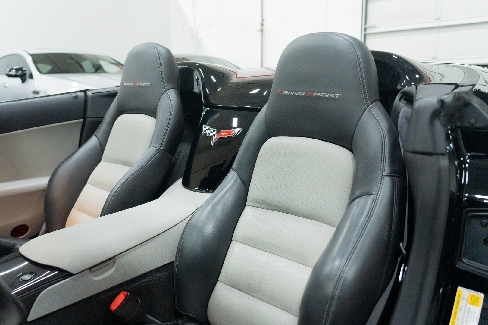 Used 2010 Chevrolet Corvette Grand Sport w/ Preferred Equipment Group RWD image 21