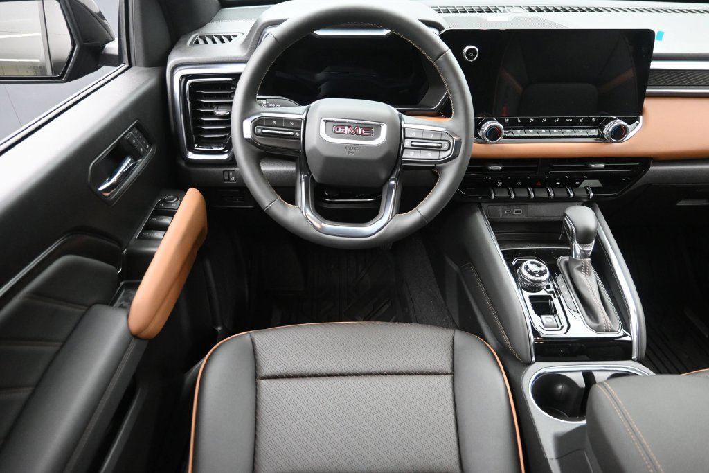 New 2026 GMC Canyon AT4 w/ Technology Plus Package AWD/4WD image 14