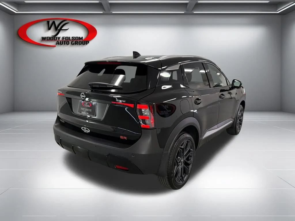Used 2026 Nissan Kicks SR FWD image 6