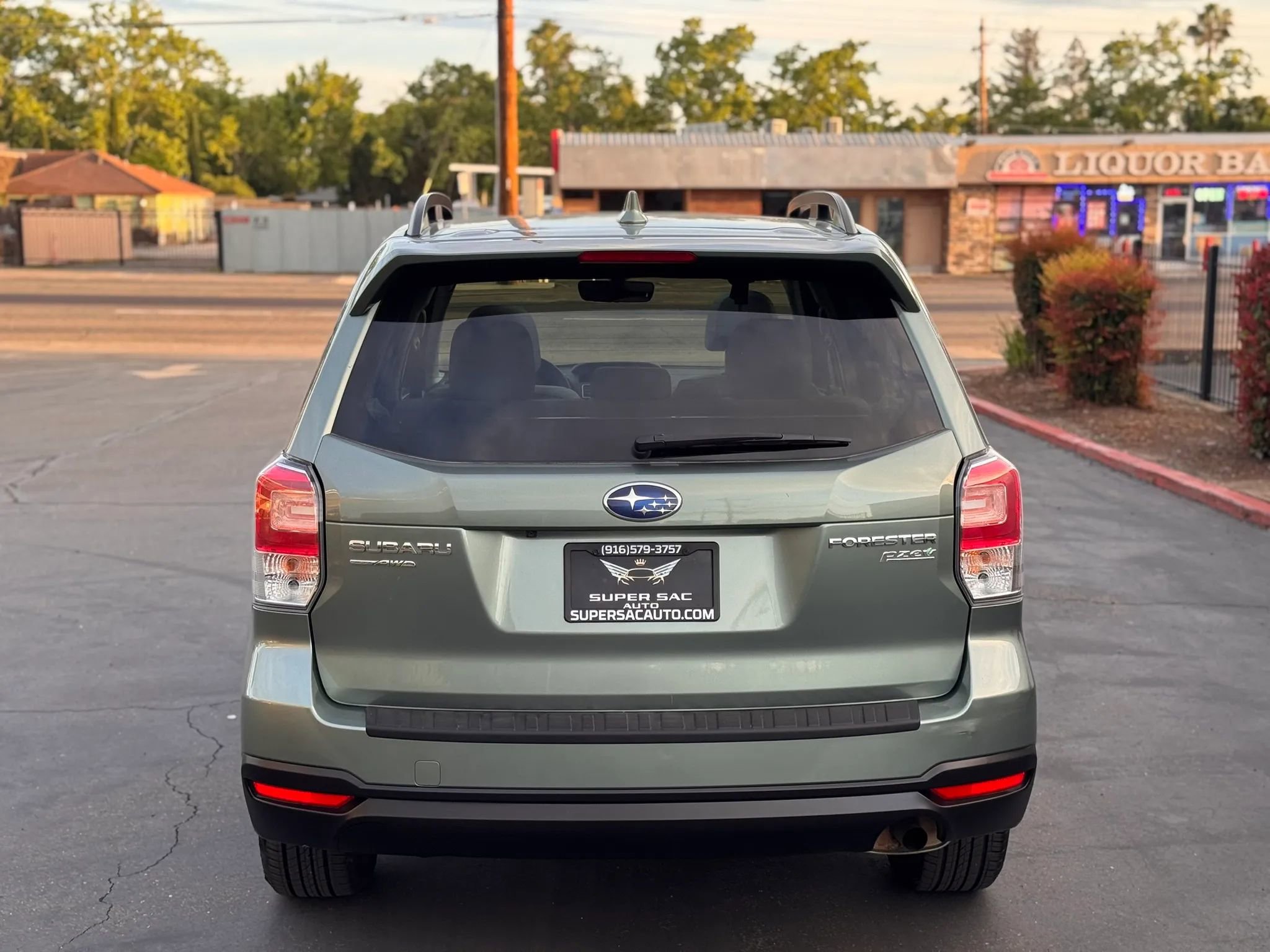 Used 2017 Subaru Forester 2.5i Premium w/ All-Weather Package AWD/4WD image 5