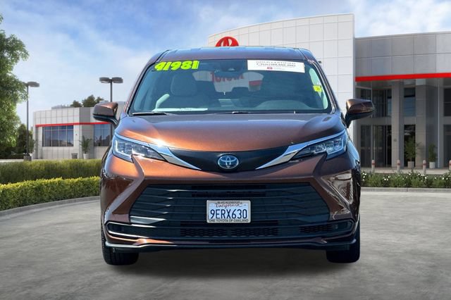 Used 2023 Toyota Sienna LE FWD image 11