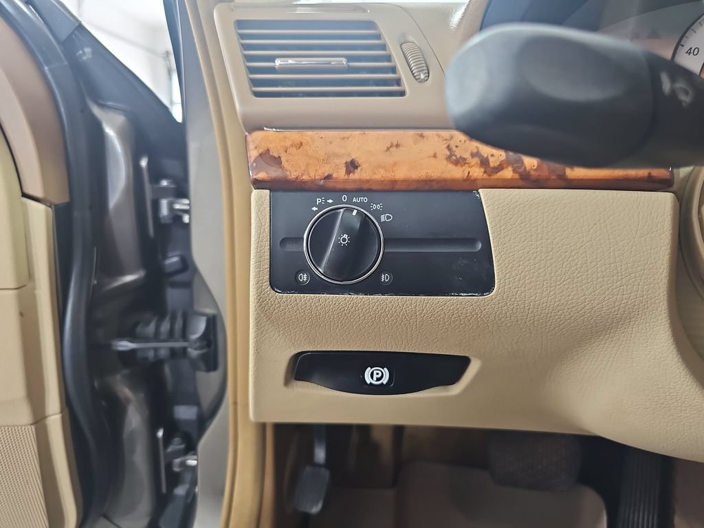 Used 2008 Mercedes-Benz E 350 4MATIC Sedan image 28