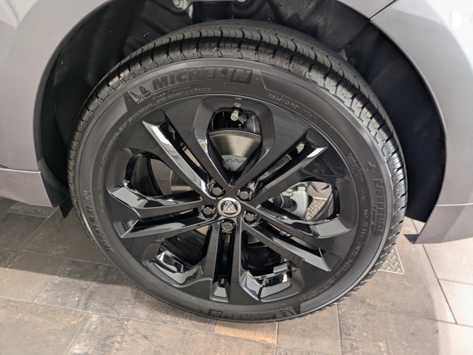 New 2026 Jaguar F-PACE R-Dynamic S image 16
