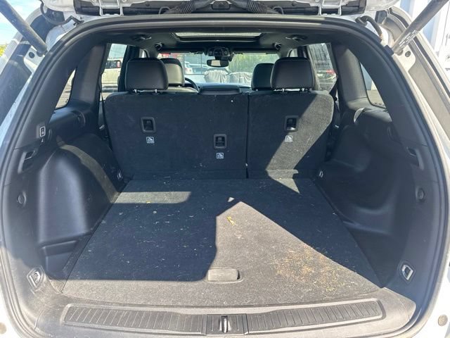 Used 2024 Jeep Grand Cherokee Limited w/ Black Appearance Package AWD/4WD image 9