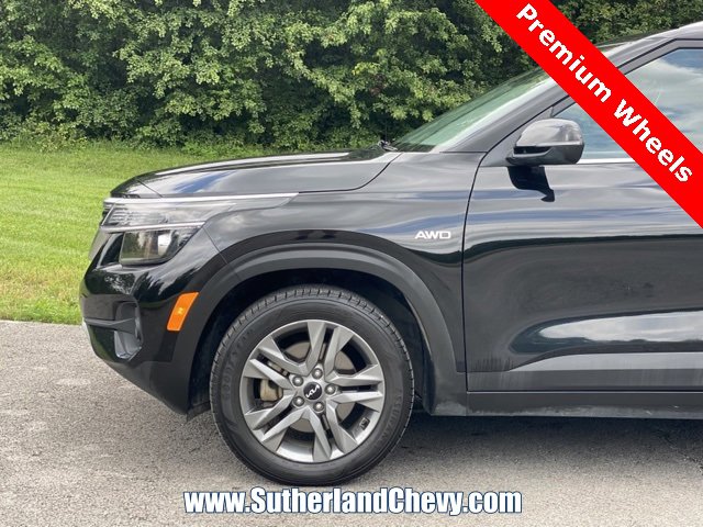 Used 2023 Kia Seltos S w/ Navigation Package image 10