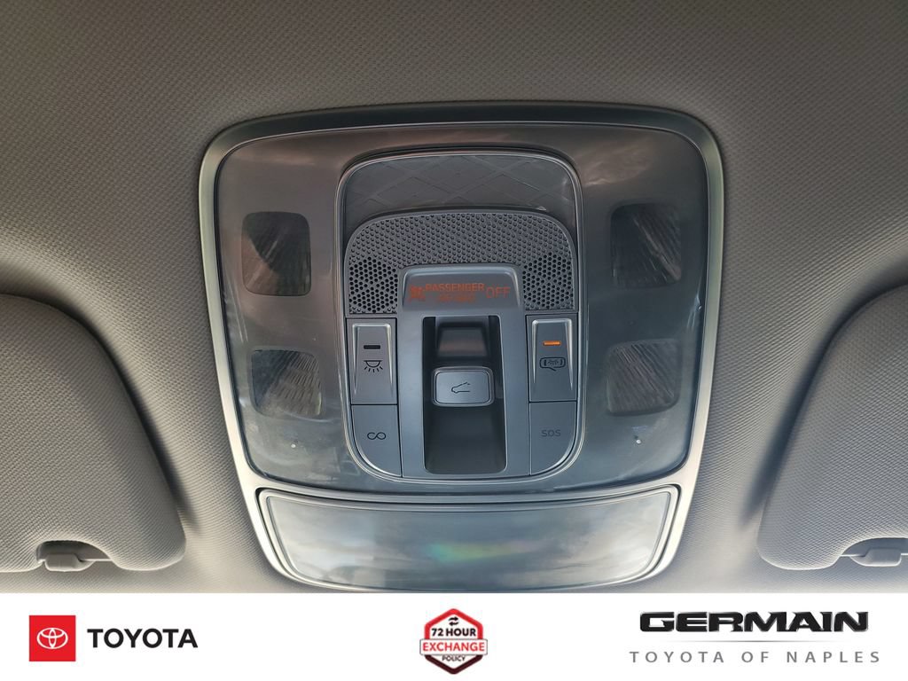 Used 2022 Genesis GV70 2.5T w/ Select Package AWD/4WD image 35