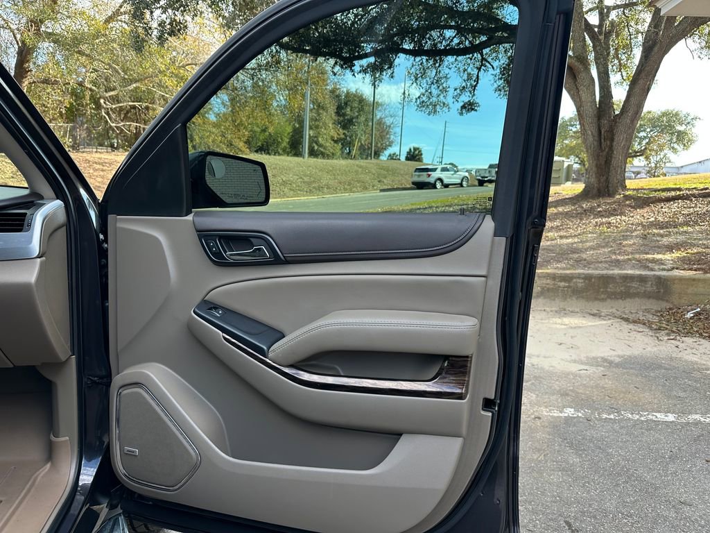 Used 2017 GMC Yukon SLT w/ Premium Edition image 49