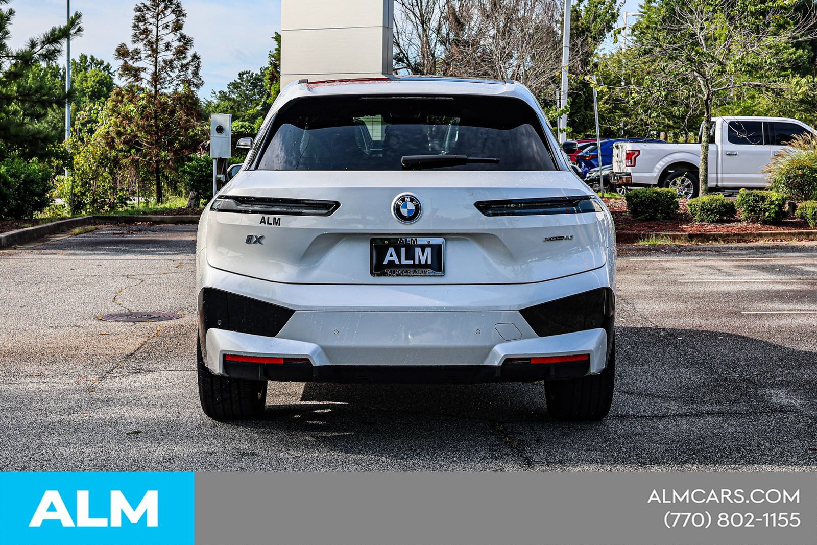 Used 2025 BMW iX xDrive50 AWD/4WD image 12
