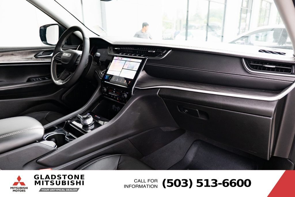 Used 2023 Jeep Grand Cherokee Limited AWD/4WD image 25