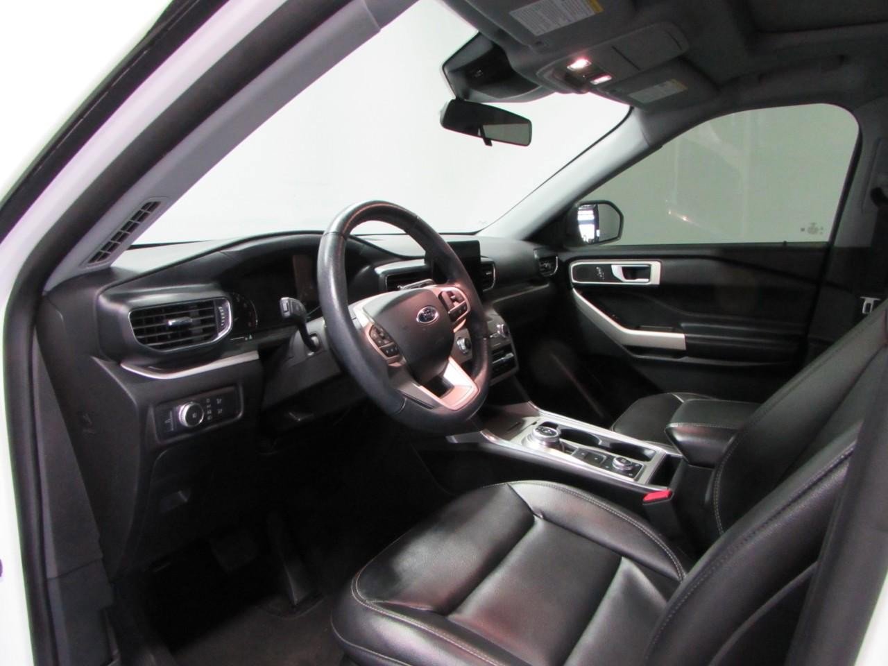 Used 2020 Ford Explorer XLT w/ Equipment Group 202A AWD/4WD image 13