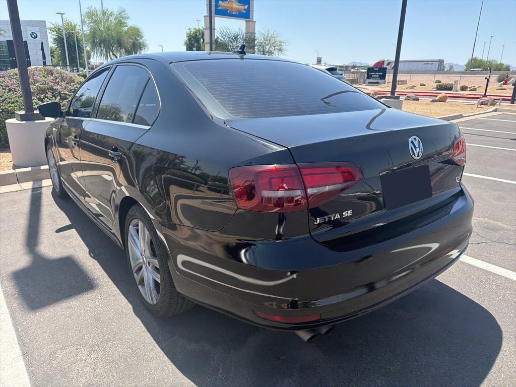 Used 2017 Volkswagen Jetta SE image 6