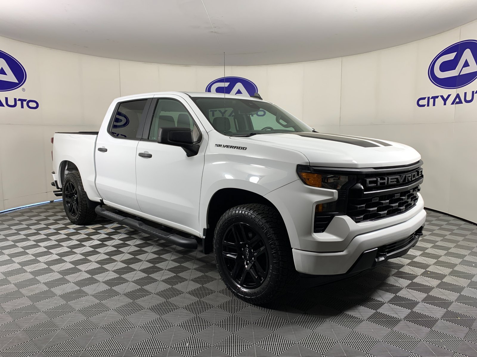 Used 2022 Chevrolet Silverado 1500 Custom w/ Rally Edition AWD/4WD image 1