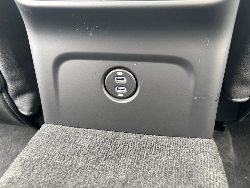 Certified 2026 Porsche Macan image 25