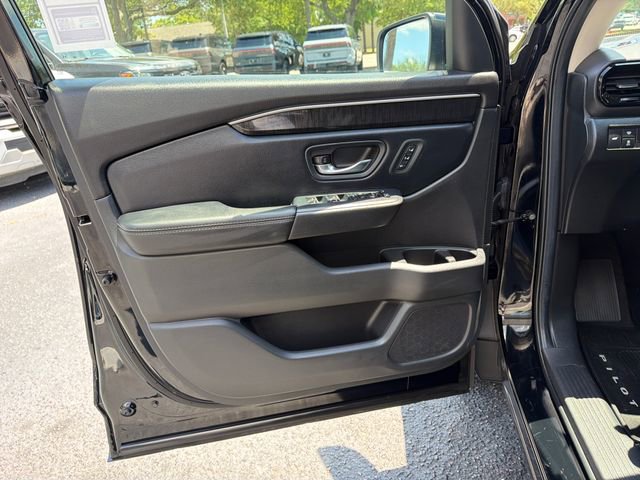 Used 2023 Honda Pilot Elite image 12