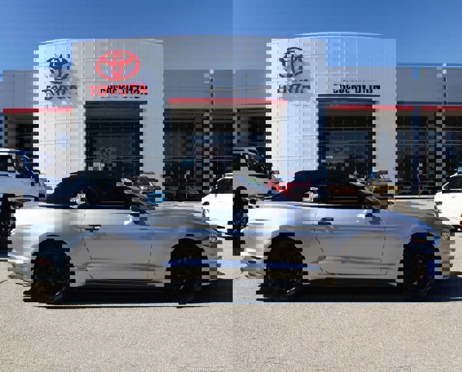 Used 2020 Ford Mustang Premium image 1