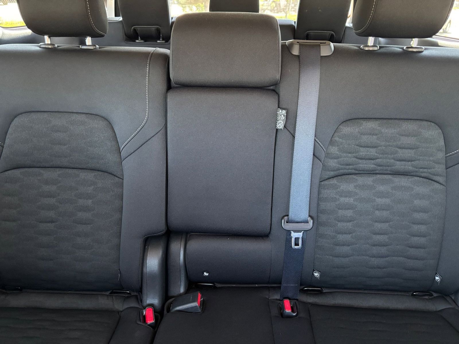 Used 2025 Nissan Pathfinder SV AWD/4WD image 41