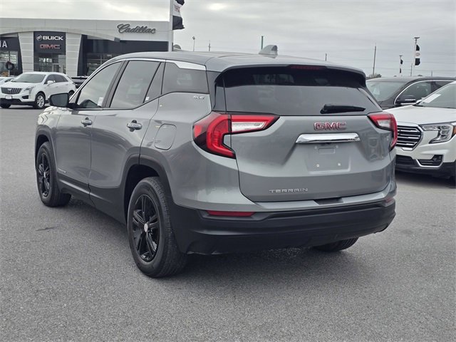 Used 2023 GMC Terrain SLE image 7