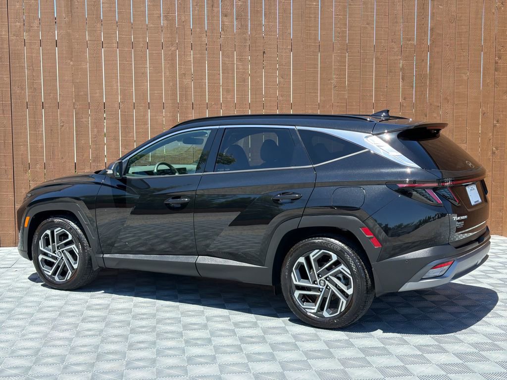 Used 2025 Hyundai Tucson Limited FWD image 15