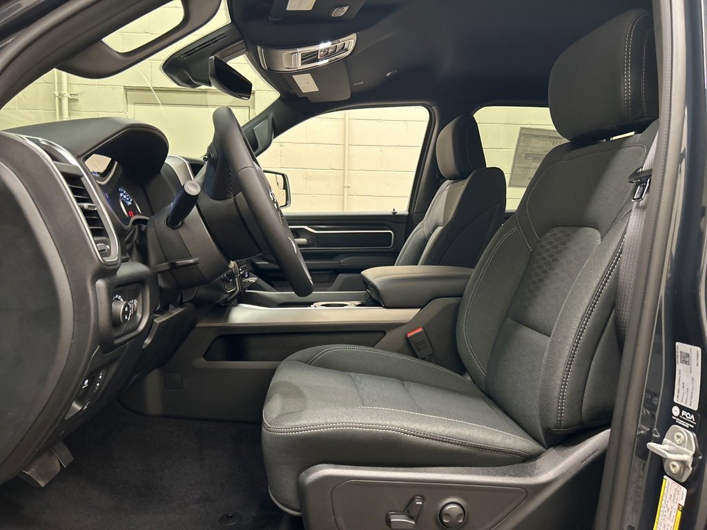 New 2026 RAM 1500 4x4 Crew Cab image 7