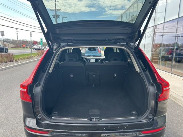 Certified 2025 Volvo XC60 B5 Plus image 11