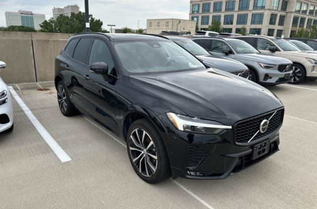 Used 2024 Volvo XC60 B5 Plus w/ Climate Package AWD/4WD image 3
