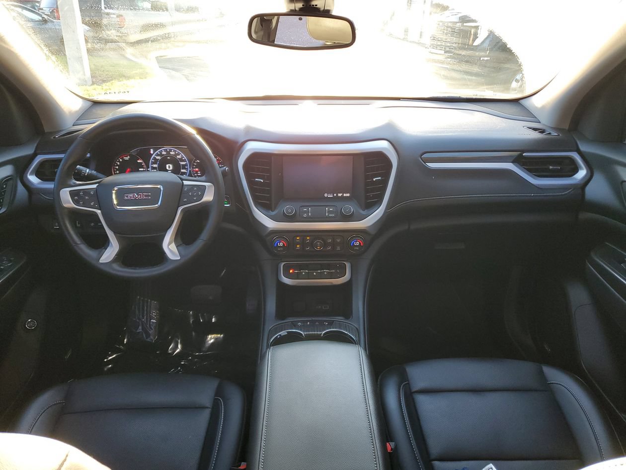 Used 2023 GMC Acadia SLT w/ Technology Package FWD image 11