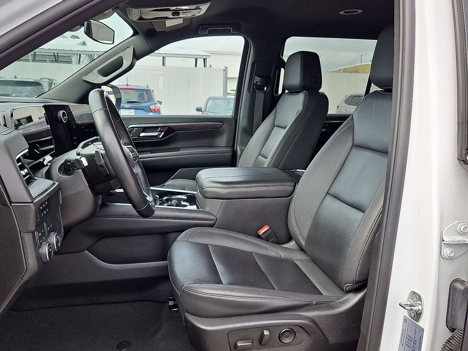 Used 2025 Chevrolet Tahoe LT AWD/4WD image 25