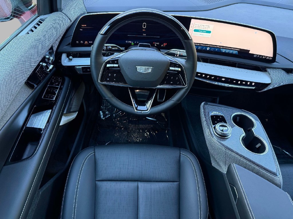 Used 2026 Cadillac Optiq Luxury 2 AWD/4WD image 4