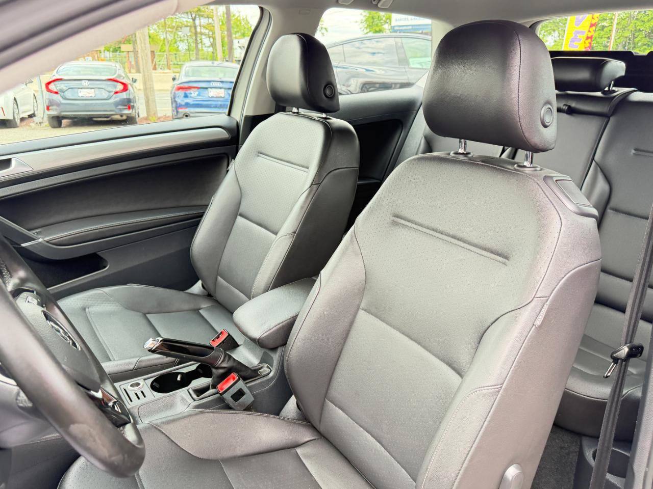 Used 2015 Volkswagen Golf S FWD image 13