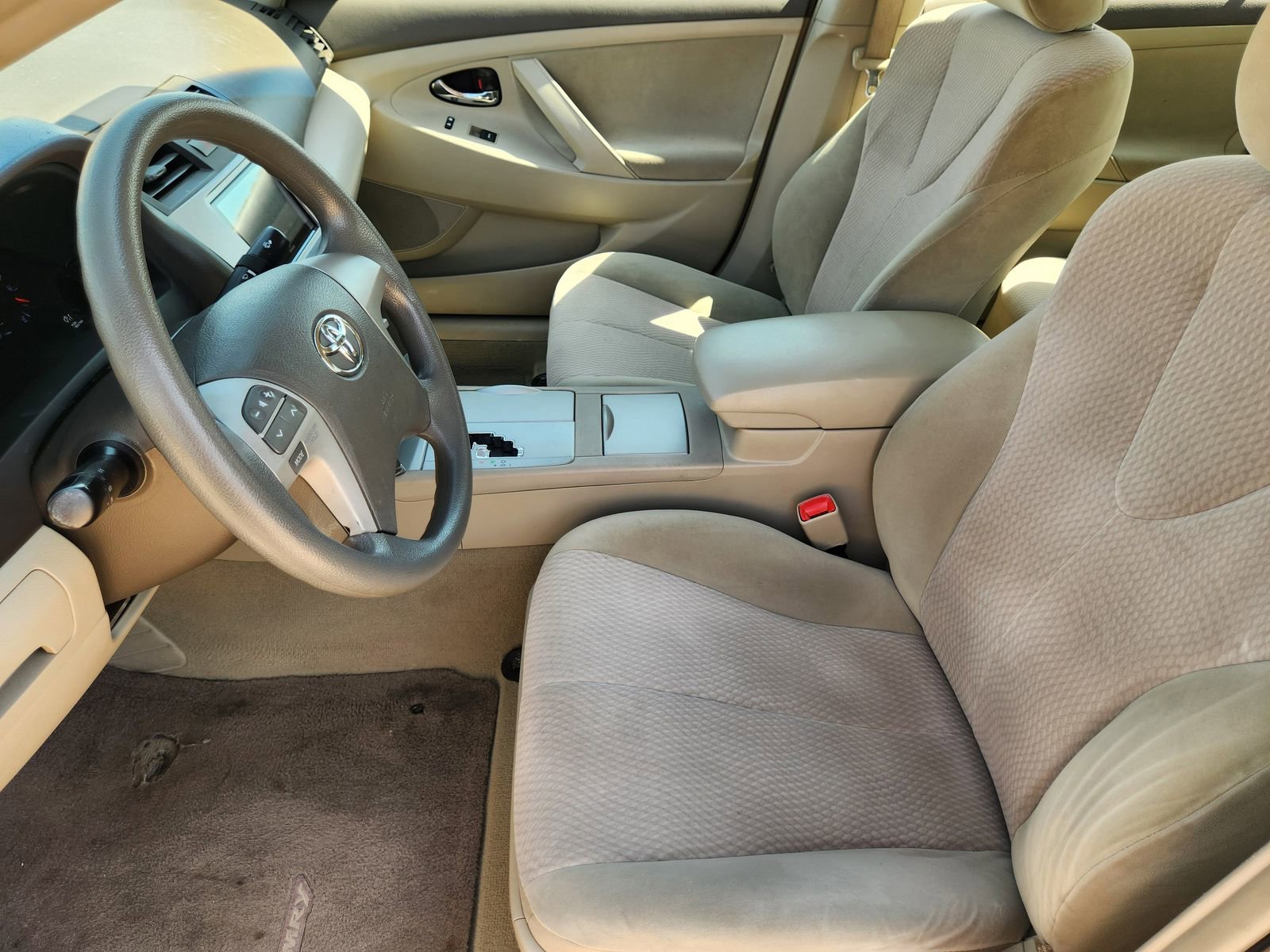 Used 2011 Toyota Camry LE image 15
