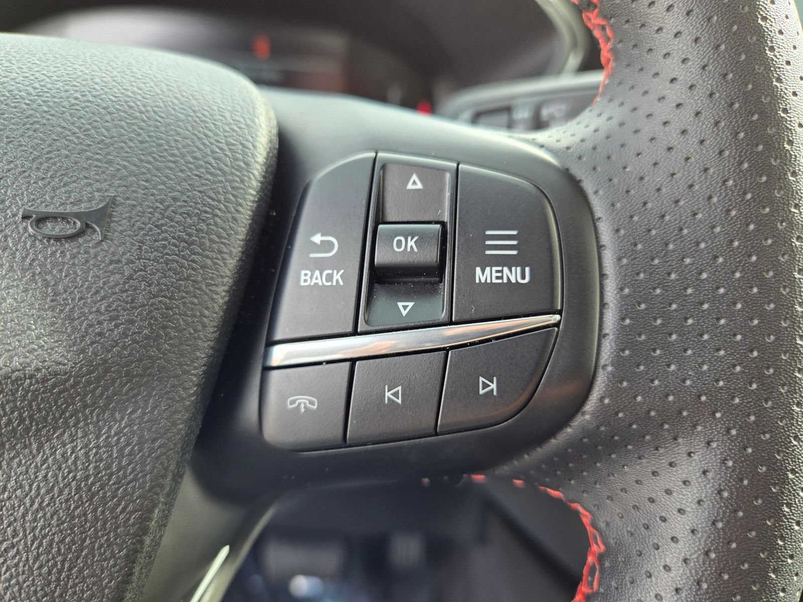 Used 2025 Ford Escape ST-Line FWD image 17