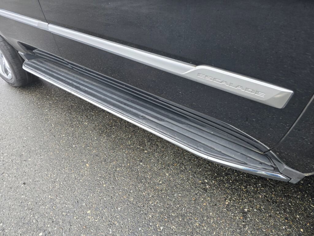 Used 2019 Cadillac Escalade Luxury image 10