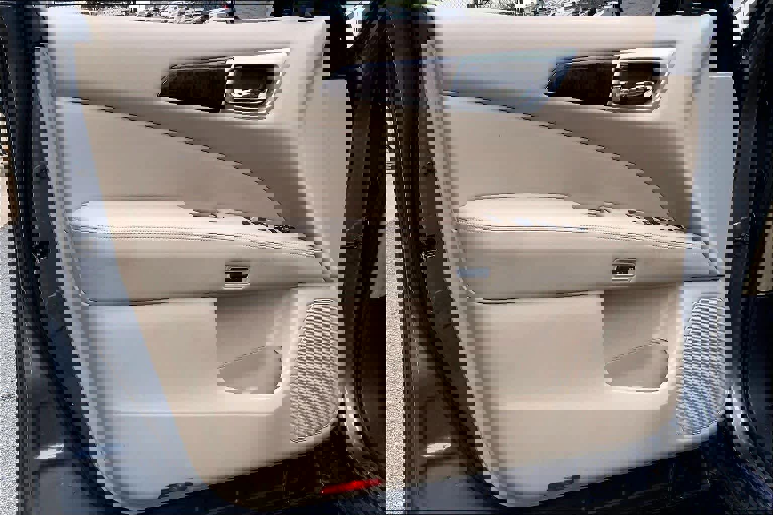 Used 2016 Nissan Pathfinder Platinum w/ Cargo Package image 21