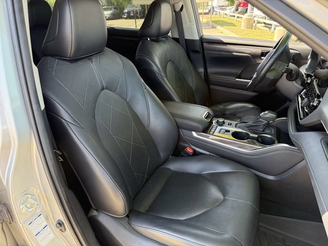 Used 2021 Toyota Highlander Platinum AWD/4WD image 27