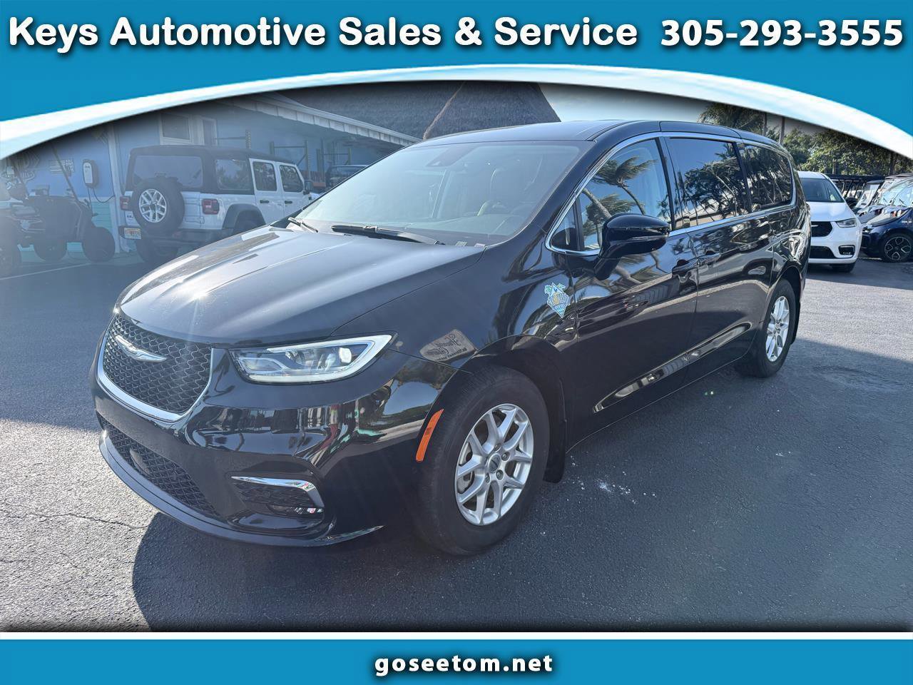 Used 2024 Chrysler Pacifica Touring-L image 1