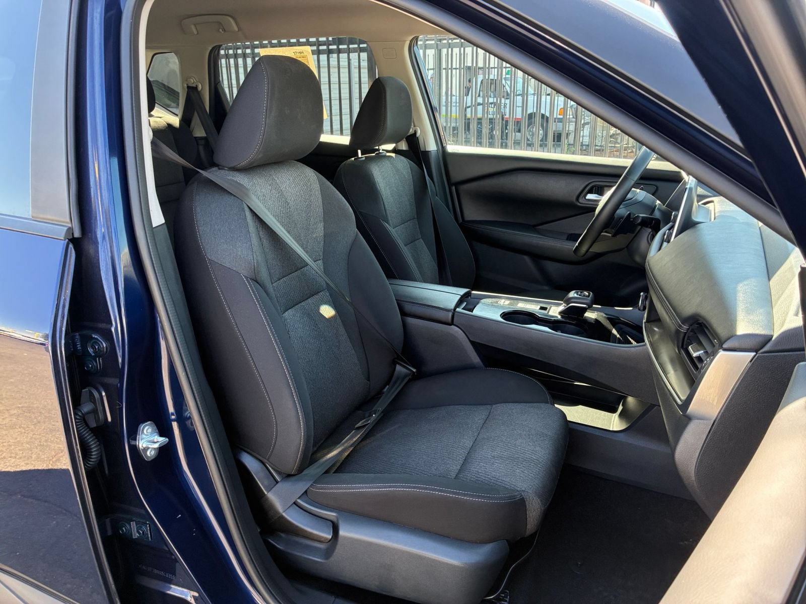 Used 2025 Nissan Rogue SV FWD image 36