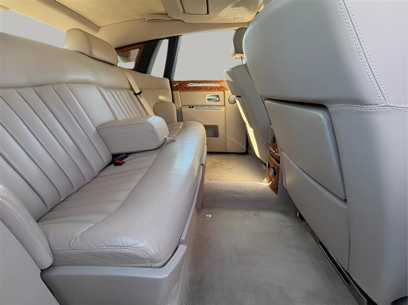 Used 2006 Rolls-Royce Phantom Sedan RWD image 96