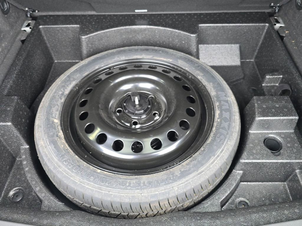 Used 2022 Buick Envision Essence w/ Technology Package I FWD image 12