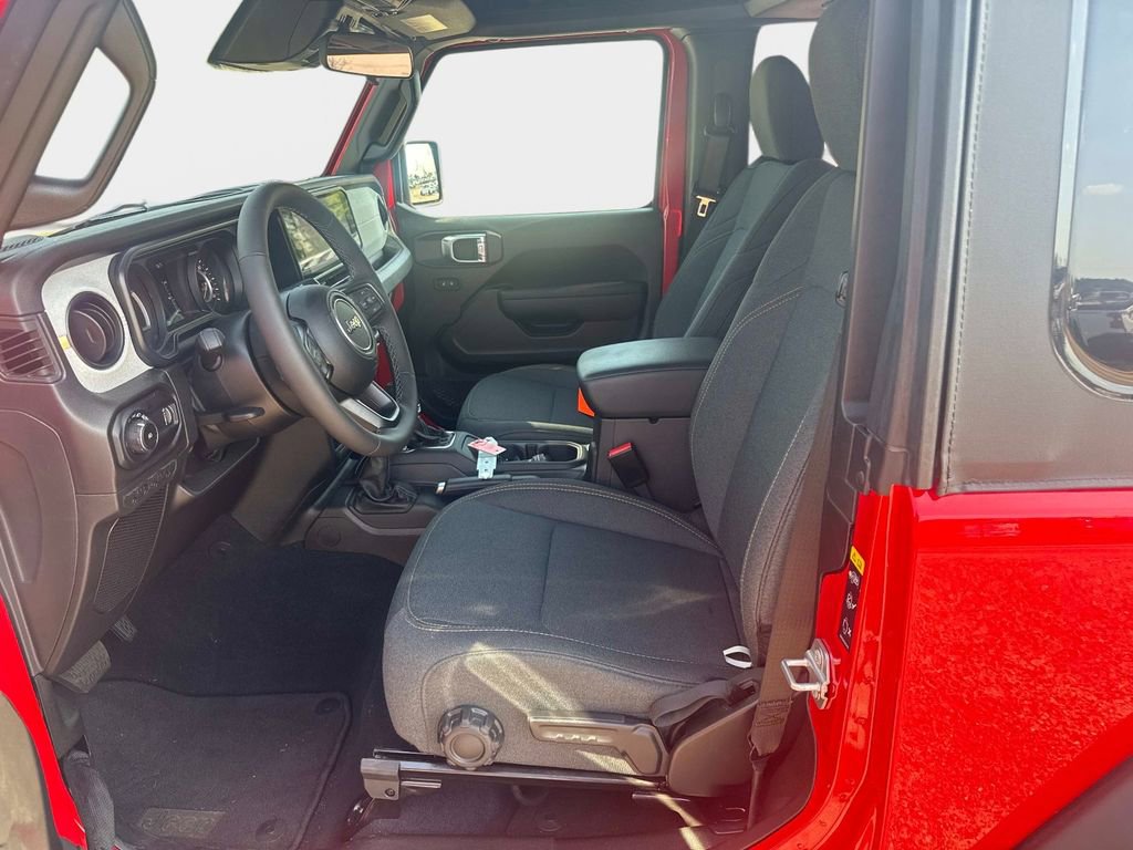 Used 2025 Jeep Wrangler Sport image 13