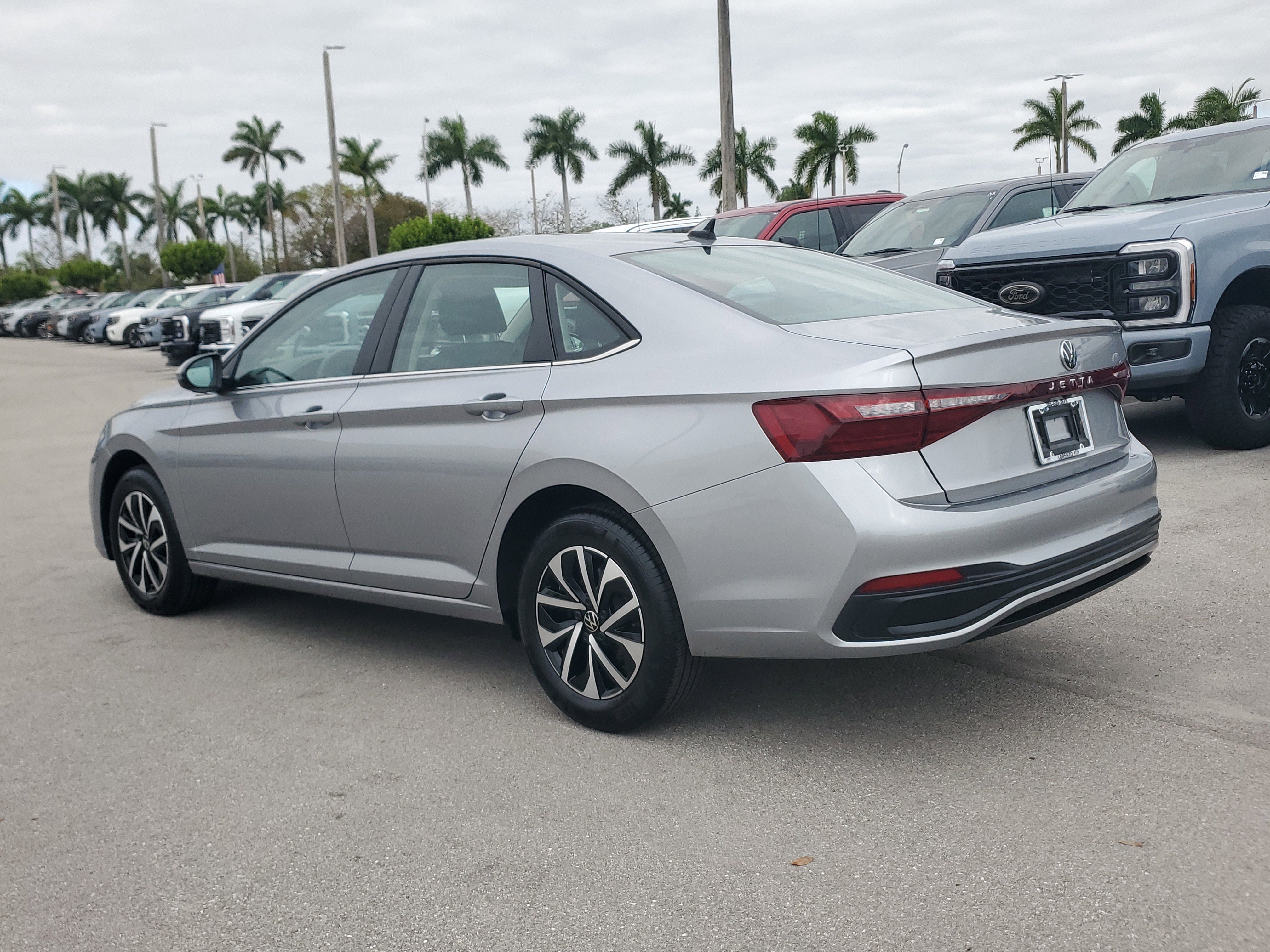 Used 2025 Volkswagen Jetta S image 7